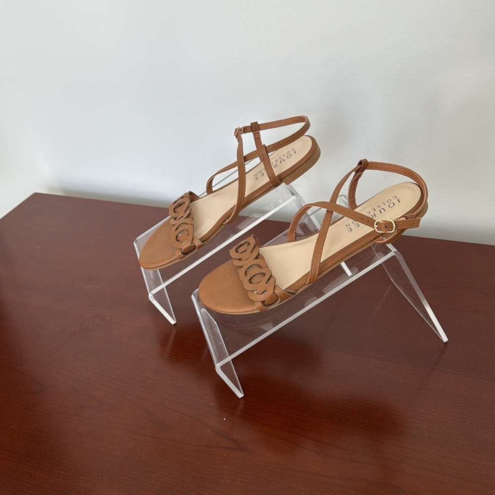 EUC Strapy Flat Sandals size 7